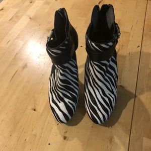 GUESS zebra striped bootie